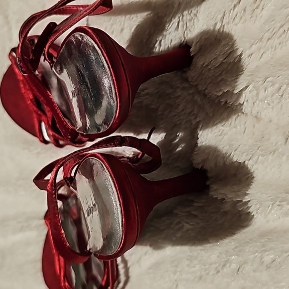 Jacqueline Ferrar Red Strappy Heels - Picture 4 of 7